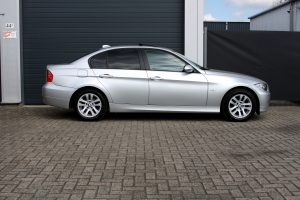 NF Automotive BMW-318i-Sedan-E90-2006-098.JPG