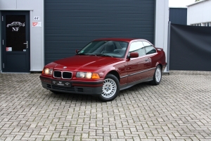 NF Automotive BMW-318is-E36-1992-008.JPG