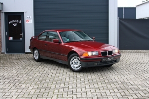NF Automotive BMW-318is-E36-1992-011.JPG