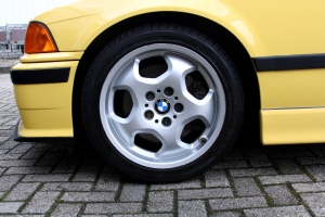 NF Automotive BMW-318is-E36-1992-204.JPG