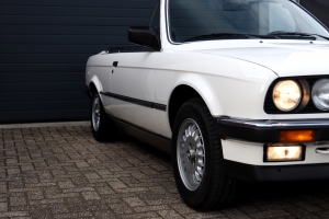 NF Automotive BMW-325i-Cabriolet-E30-1986-65RRT2-034.JPG