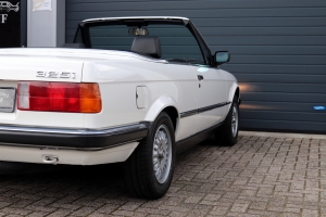 NF Automotive BMW-325i-Cabriolet-E30-1986-65RRT2-037.JPG