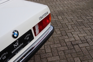 NF Automotive BMW-325i-Cabriolet-E30-1986-65RRT2-123.JPG