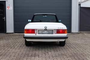 NF Automotive BMW-325i-E30-Cabriolet-65RRT2-2167-006.JPG