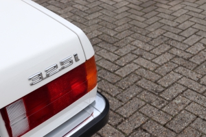 NF Automotive BMW-325i-E30-Cabriolet-65RRT2-2167-017.JPG