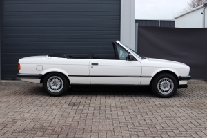 NF Automotive BMW-325i-E30-Cabriolet-65RRT2-2167-025.JPG