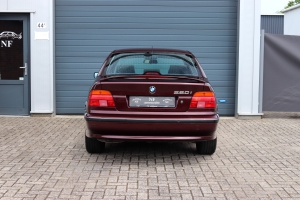 NF Automotive BMW-520i-Sedan-E39-1997-RSZF47-016.JPG
