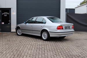 NF Automotive BMW-523i-Sedan-E39-10FBHS-015.JPG