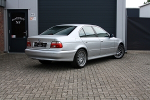 NF Automotive BMW-525i-Sedan-E39-2001-15GLHJ-023.JPG