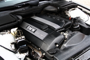 NF Automotive BMW-525i-Sedan-E39-2001-15GLHJ-121.JPG