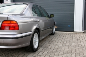 NF Automotive BMW-528i-Sedan-E39-1996-6KZL56-086.JPG