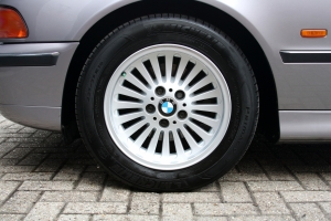 NF Automotive BMW-528i-Sedan-E39-1996-6KZL56-106.JPG