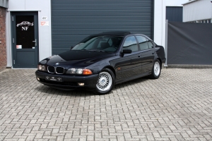 NF Automotive BMW-528i-Sedan-E39-1997-8SFL00-001.JPG