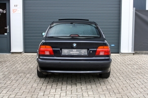 NF Automotive BMW-528i-Sedan-E39-1997-8SFL00-006.JPG