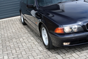 NF Automotive BMW-528i-Sedan-E39-1997-8SFL00-007.JPG