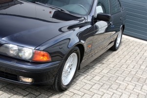 NF Automotive BMW-528i-Sedan-E39-1997-8SFL00-008.JPG
