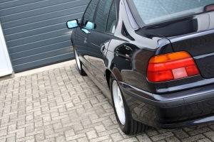 NF Automotive BMW-528i-Sedan-E39-1997-8SFL00-009.JPG