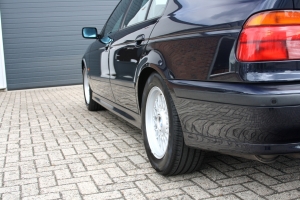 NF Automotive BMW-528i-Sedan-E39-1997-8SFL00-043.JPG