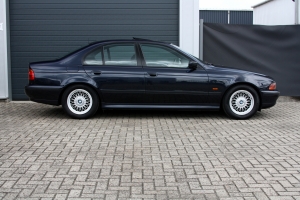 NF Automotive BMW-528i-Sedan-E39-1997-8SFL00-045.JPG