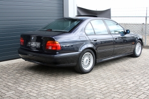 NF Automotive BMW-528i-Sedan-E39-1997-8SFL00-046.JPG