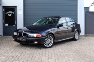 NF Automotive BMW-528i-Sedan-E39-1998-001.JPG