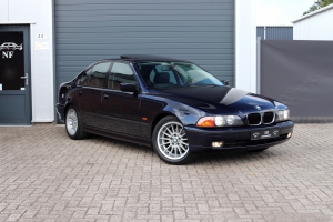 NF Automotive BMW-528i-Sedan-E39-1998-011.JPG