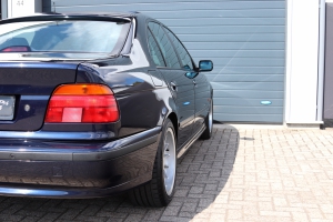 NF Automotive BMW-528i-Sedan-E39-1998-095.JPG