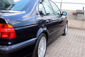 NF Automotive BMW-528i-Sedan-E39-1998-096.JPG