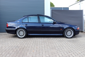 NF Automotive BMW-528i-Sedan-E39-1998-107.JPG