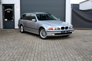 NF Automotive BMW-528i-Touring-E39-1998-003.JPG