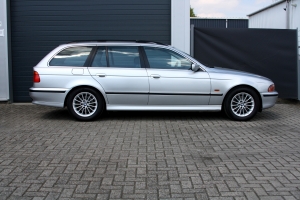 NF Automotive BMW-528i-Touring-E39-1998-036.JPG