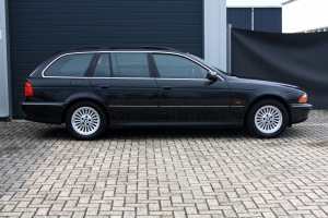 NF Automotive BMW-528i-Touring-E39-1999-105.JPG
