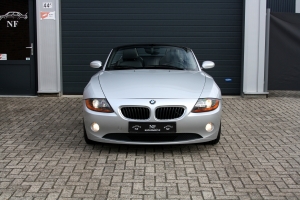 NF Automotive BMW-Z4-2.2i-Roadster-E85-2004-018.JPG