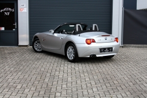 NF Automotive BMW-Z4-2.2i-Roadster-E85-2004-031.JPG