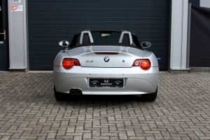 NF Automotive BMW-Z4-2.2i-Roadster-E85-2004-037.JPG