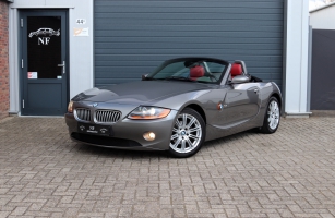 NF Automotive BMW-Z4-25i-E85-2004-95NNJR-001.JPG