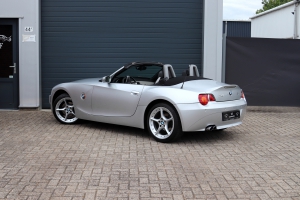 NF Automotive BMW-Z4-Roadster-E85-2004-G176BK-047.JPG