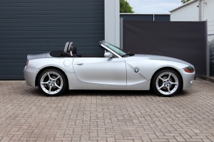 NF Automotive BMW-Z4-Roadster-E85-2004-G176BK-128.JPG