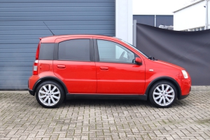 NF Automotive Fiat-Panda-100HP-2007-06XGLP-060.JPG