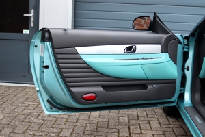 NF Automotive Ford-Thunderbird-2002-05NNH3-096.JPG