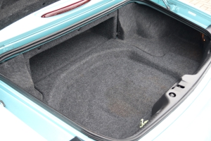 NF Automotive Ford-Thunderbird-2002-05NNH3-104.JPG