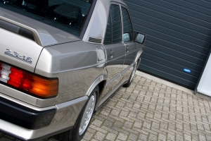 NF Automotive Mercedes-Benz-190E-2.3-16v-W201-1986-030.JPG
