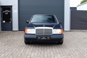 NF Automotive Mercedes-Benz-200E-W124-1992-007.JPG