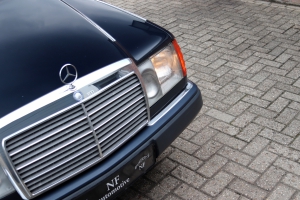 NF Automotive Mercedes-Benz-200E-W124-1992-086.JPG