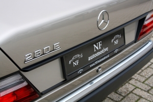 NF Automotive Mercedes-Benz-280E-W124-1992-074.JPG
