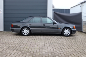 NF Automotive Mercedes-Benz-500E-W124-1991-52GSN5-069.JPG