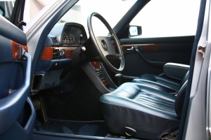 NF Automotive Mercedes-Benz-500SE-W126-1980-036.JPG