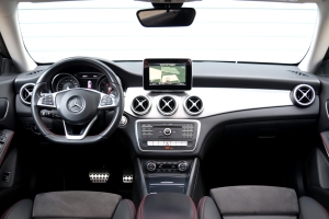 NF Automotive Mercedes-Benz-CLA180-SB-2017-6904-007.JPG