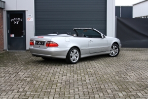 NF Automotive Mercedes-Benz-CLK200-Kompressor-Cabriolet-C208-2001-019.JPG