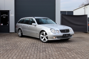 NF Automotive Mercedes-Benz-E200-K-W211-2006-XT693L-003.JPG